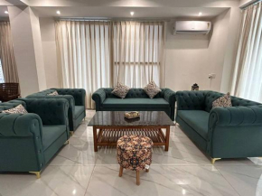 Divine Stay-3BHK,AC,WiFi,Kitchen